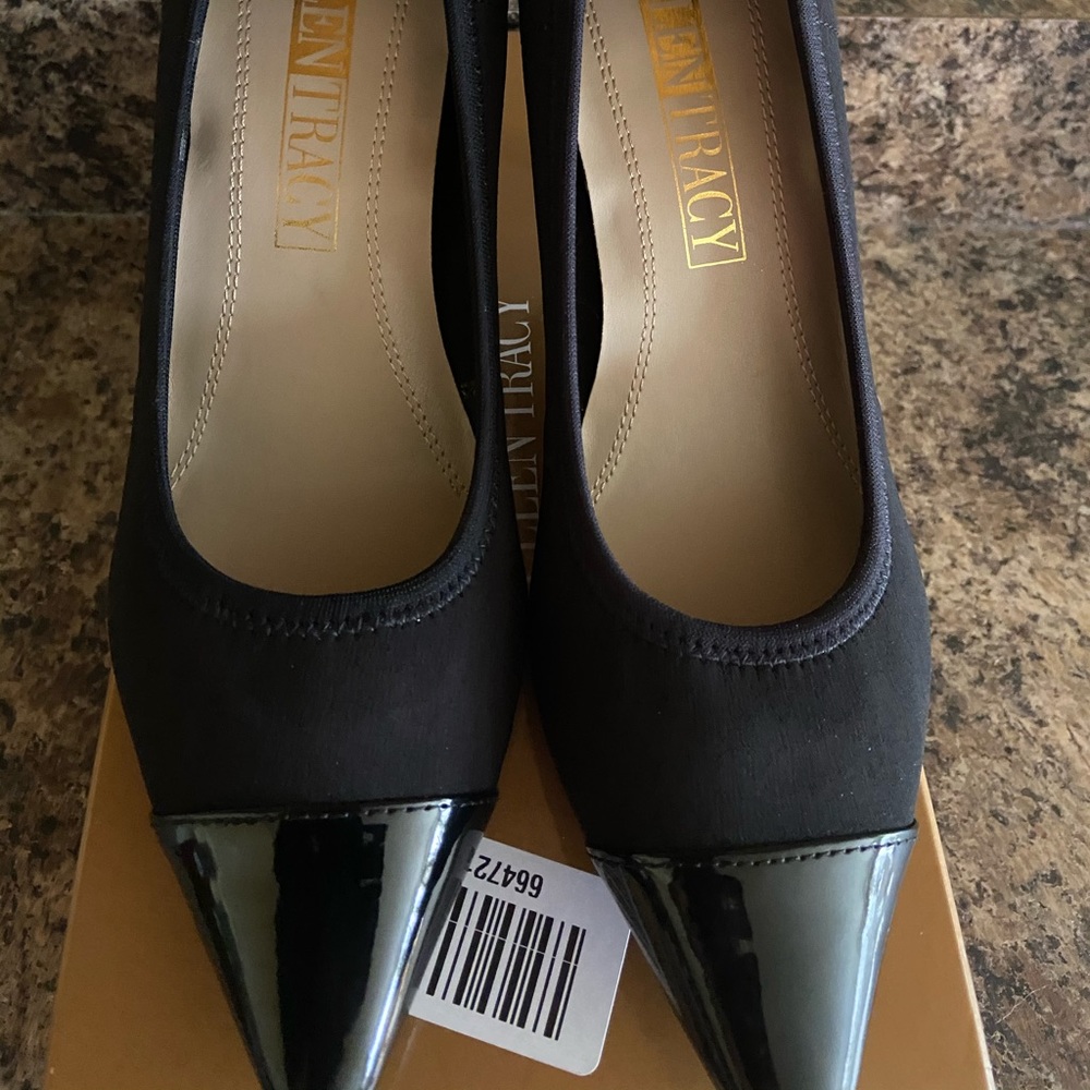 Ellen Tracy black heels size 8.5.